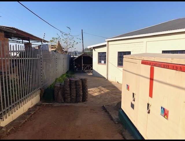 1,105M² WAREHOUSE TO LET IN WESTMEAD